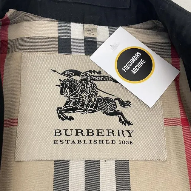 Burberry London Trench Coat Medium