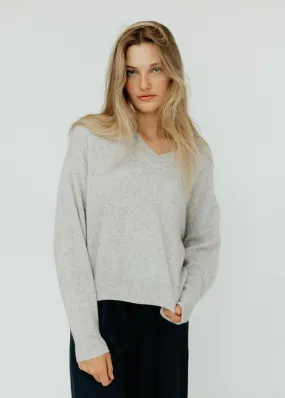 Elizabeth V-Neck Cashmere Sweater in Grey